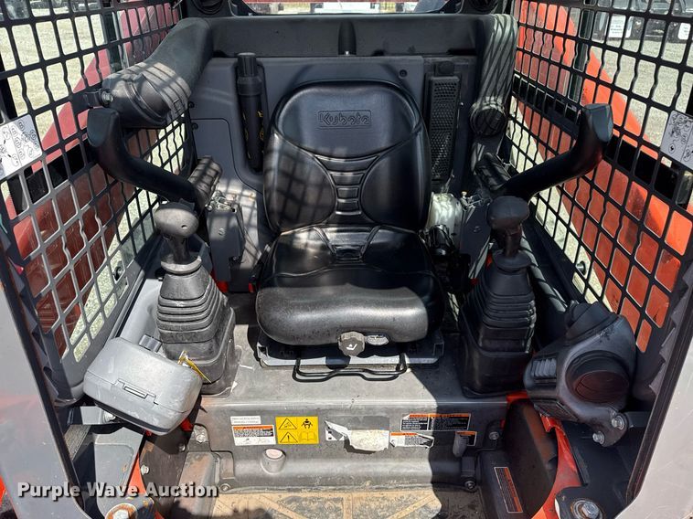 image for item EG5849 2019 Kubota SSV75 skid steer loader