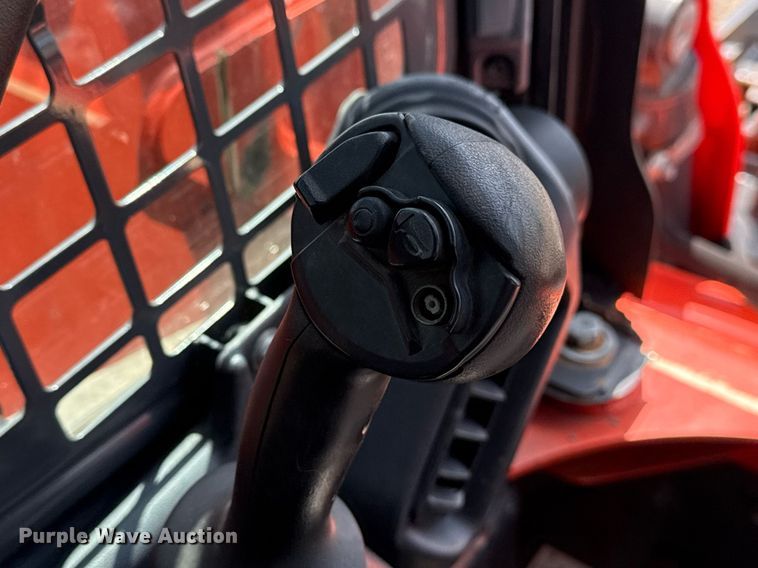 image for item EG5849 2019 Kubota SSV75 skid steer loader