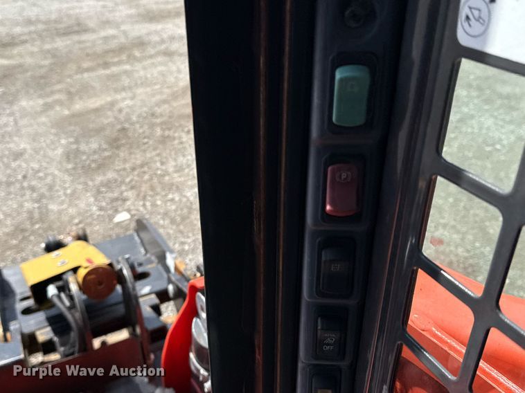 image for item EG5849 2019 Kubota SSV75 skid steer loader
