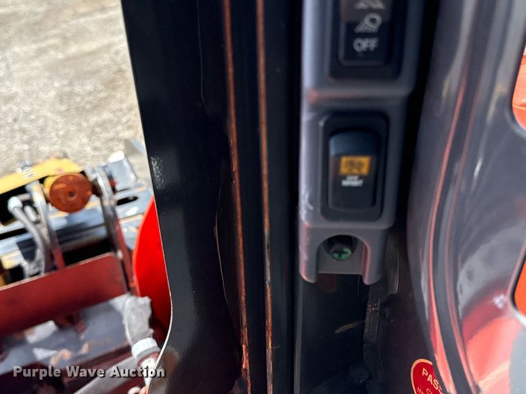 image for item EG5849 2019 Kubota SSV75 skid steer loader