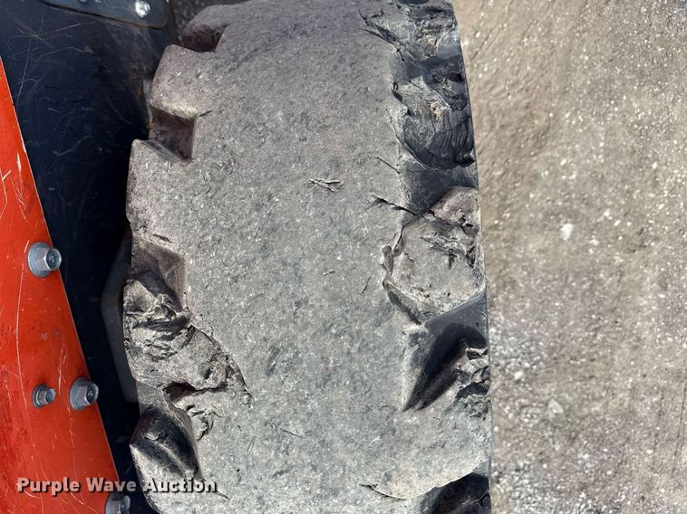 image for item EG5849 2019 Kubota SSV75 skid steer loader