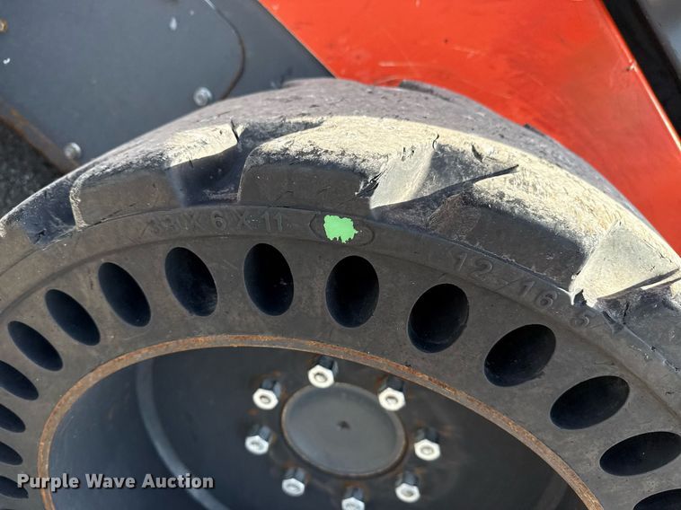 image for item EG5849 2019 Kubota SSV75 skid steer loader