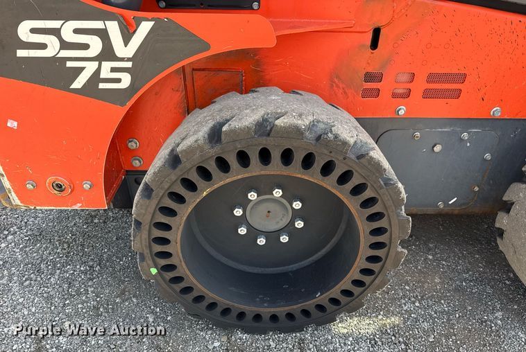 image for item EG5849 2019 Kubota SSV75 skid steer loader