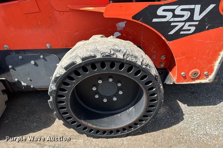 image for item EG5849 2019 Kubota SSV75 skid steer loader