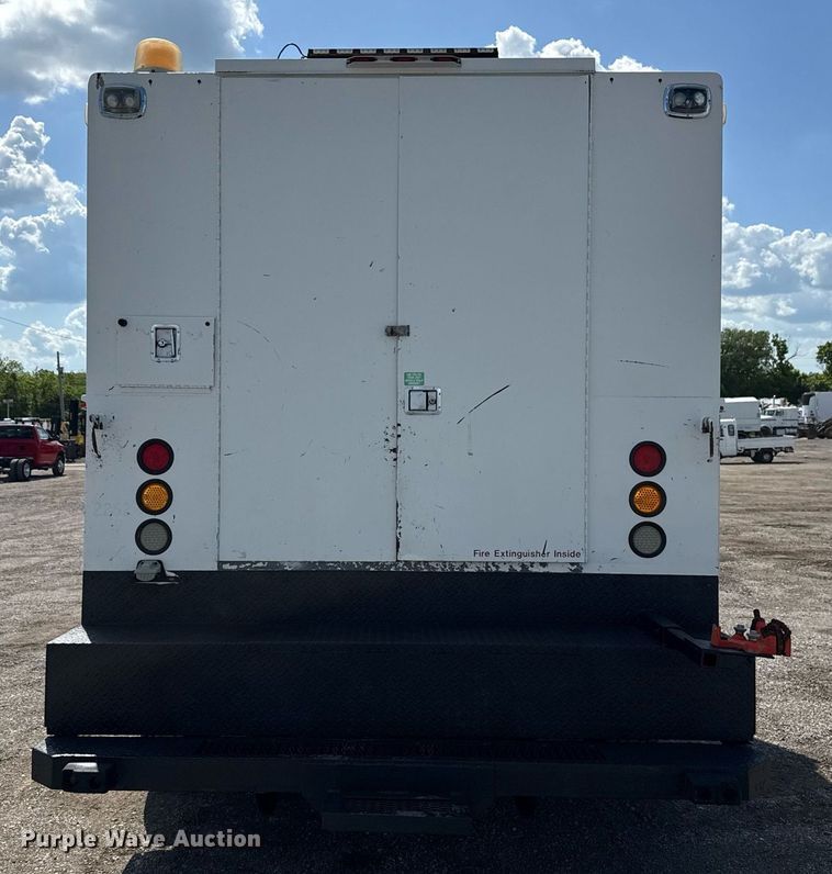 image for item EG5850 2006 International 4300 utility / service truck