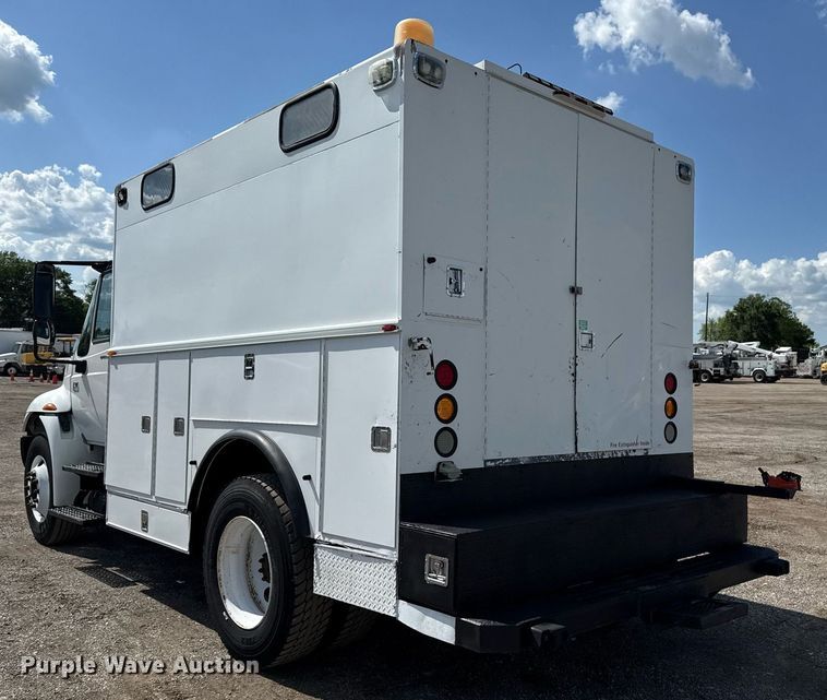 image for item EG5850 2006 International 4300 utility / service truck