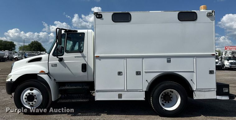 image for item EG5850 2006 International 4300 utility / service truck