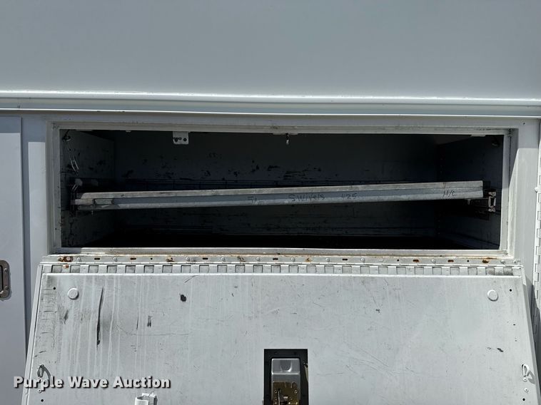 image for item EG5850 2006 International 4300 utility / service truck