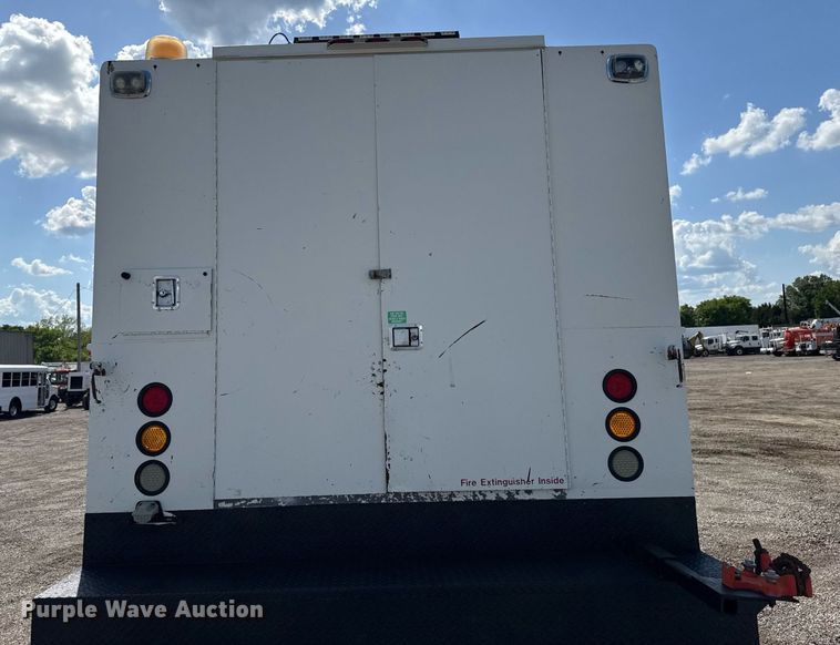 image for item EG5850 2006 International 4300 utility / service truck