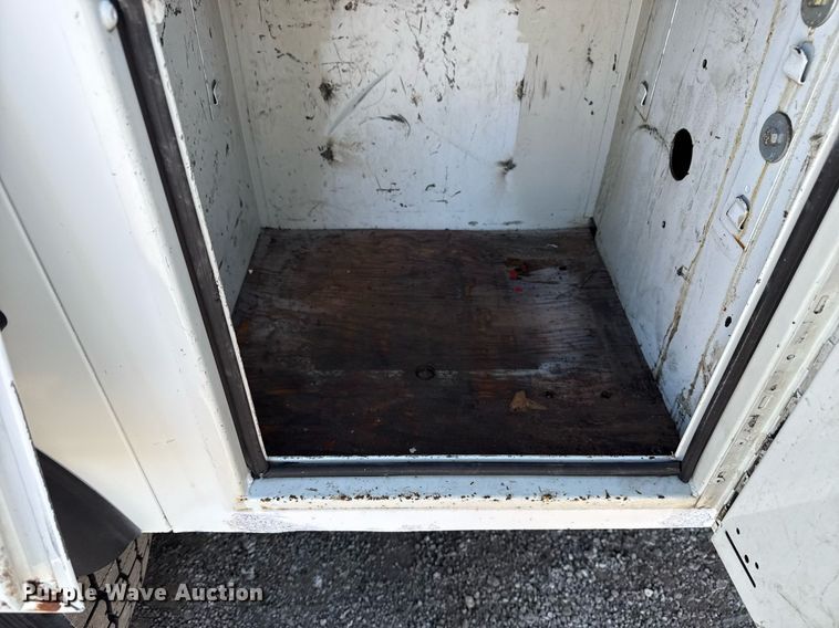 image for item EG5850 2006 International 4300 utility / service truck