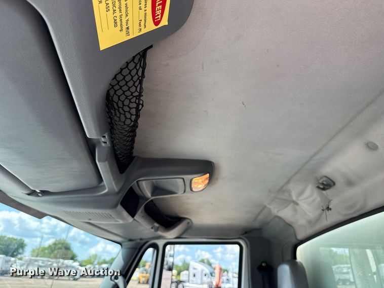 image for item EG5850 2006 International 4300 utility / service truck