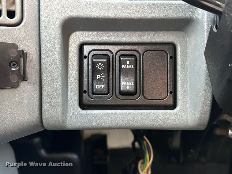 image for item EG5850 2006 International 4300 utility / service truck