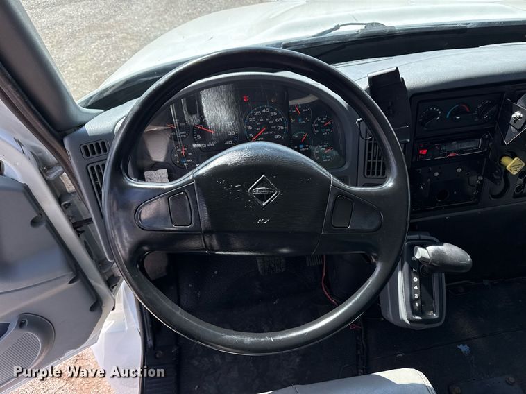 image for item EG5850 2006 International 4300 utility / service truck