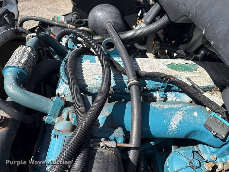 image for item EG5850 2006 International 4300 utility / service truck