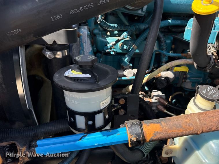 image for item EG5850 2006 International 4300 utility / service truck