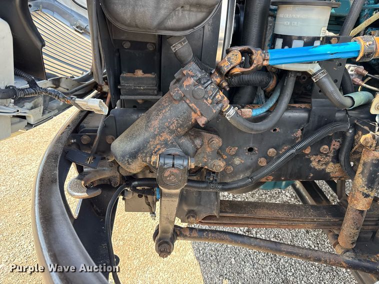 image for item EG5850 2006 International 4300 utility / service truck