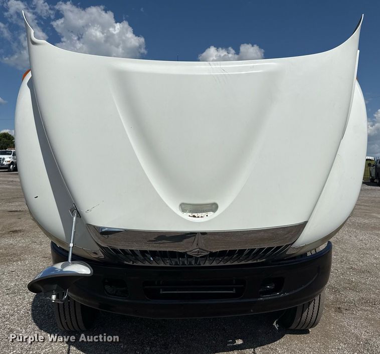 image for item EG5850 2006 International 4300 utility / service truck