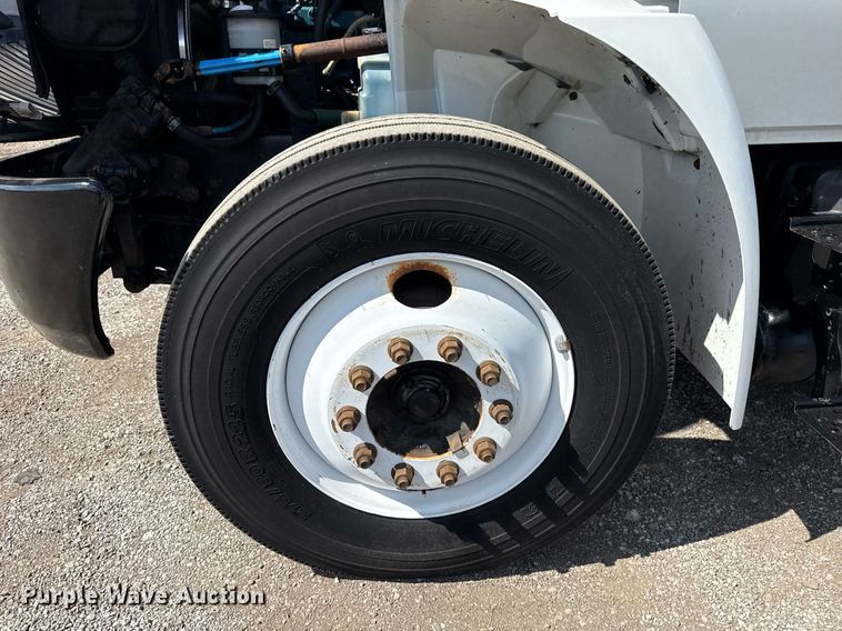 image for item EG5850 2006 International 4300 utility / service truck