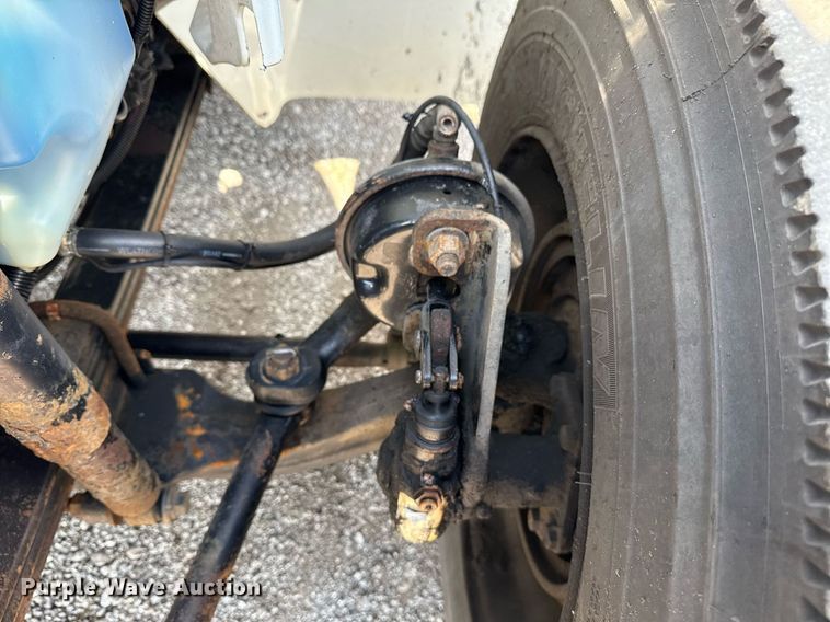 image for item EG5850 2006 International 4300 utility / service truck