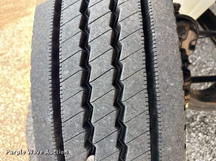 image for item EG5850 2006 International 4300 utility / service truck