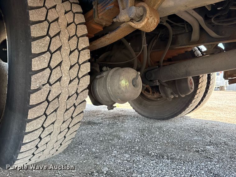 image for item EG5850 2006 International 4300 utility / service truck