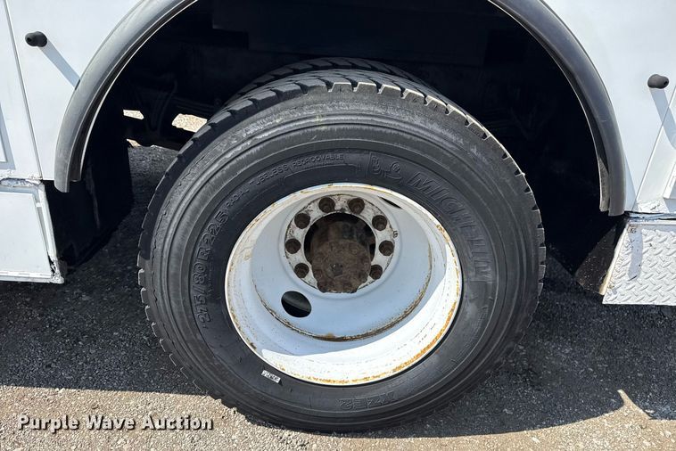 image for item EG5850 2006 International 4300 utility / service truck