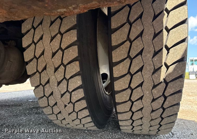 image for item EG5850 2006 International 4300 utility / service truck