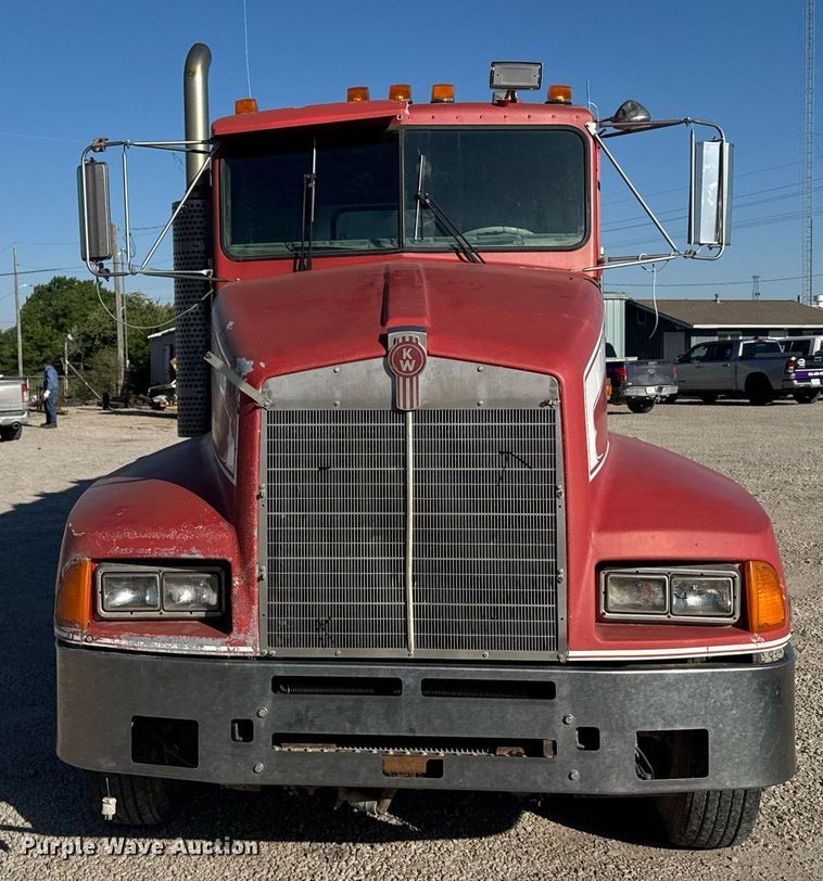 image for item EG6447 1987 Kenworth T660 tank truck