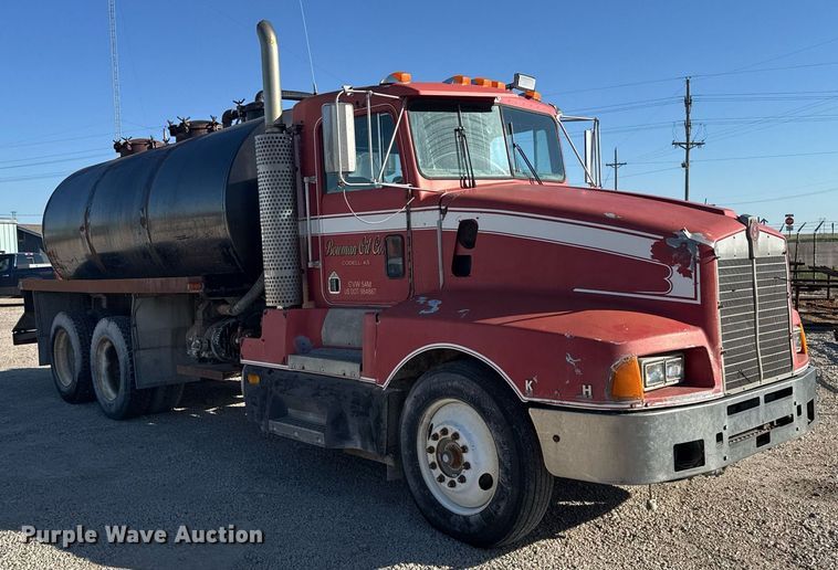 image for item EG6447 1987 Kenworth T660 tank truck