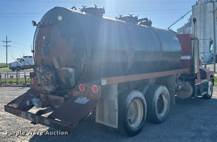 image for item EG6447 1987 Kenworth T660 tank truck