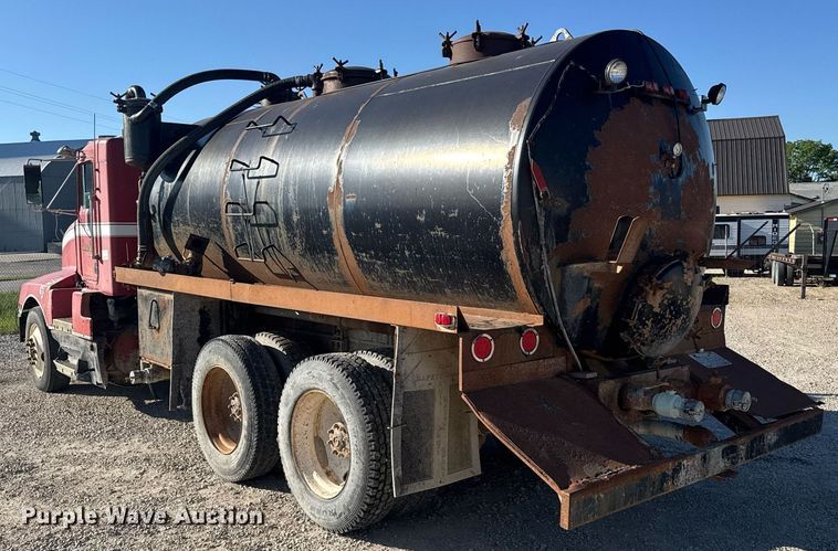 image for item EG6447 1987 Kenworth T660 tank truck