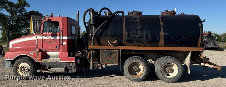 image for item EG6447 1987 Kenworth T660 tank truck