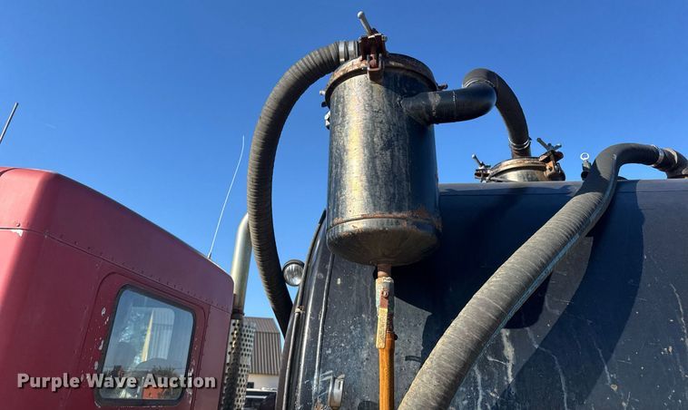 image for item EG6447 1987 Kenworth T660 tank truck