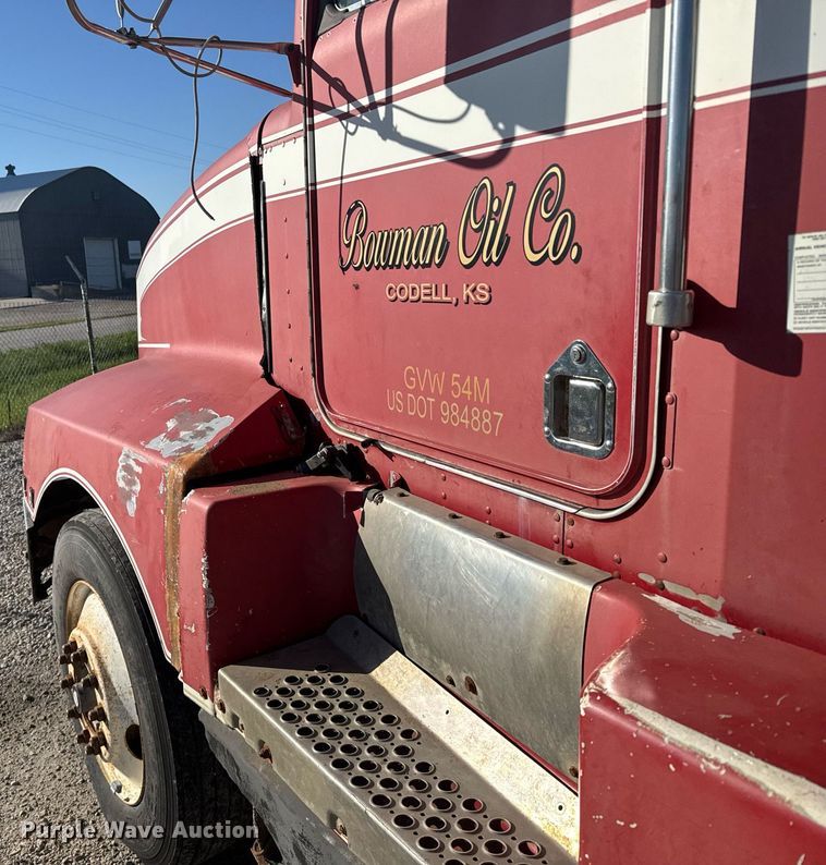 image for item EG6447 1987 Kenworth T660 tank truck