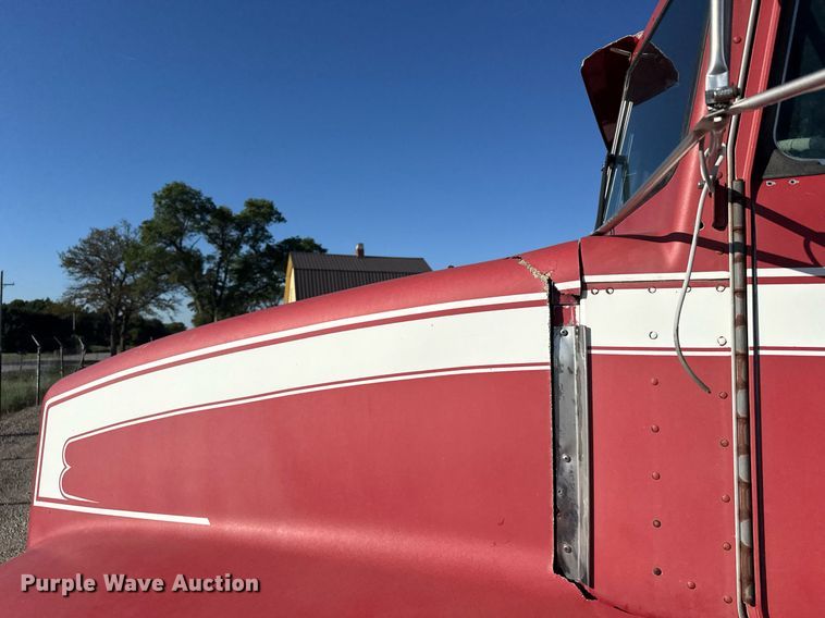 image for item EG6447 1987 Kenworth T660 tank truck