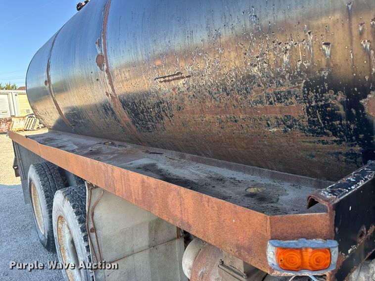 image for item EG6447 1987 Kenworth T660 tank truck