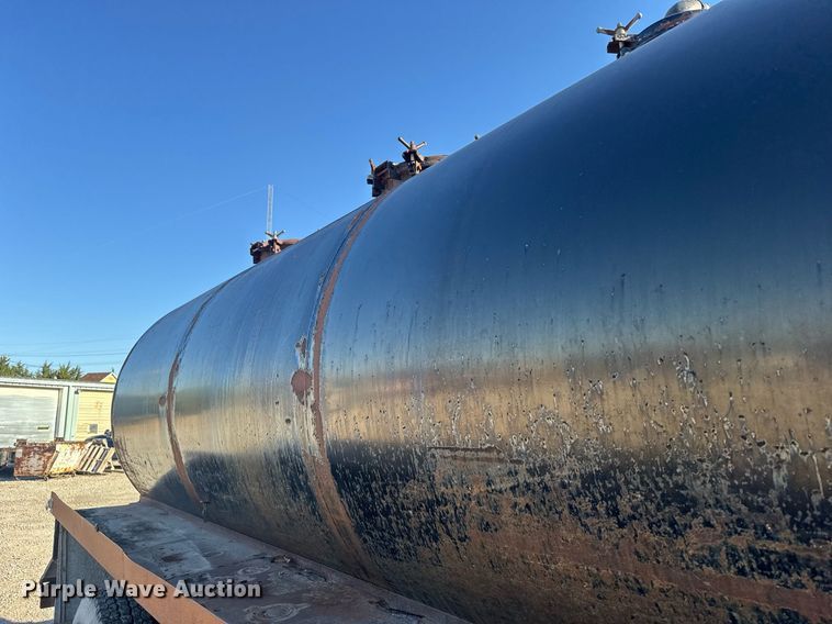 image for item EG6447 1987 Kenworth T660 tank truck