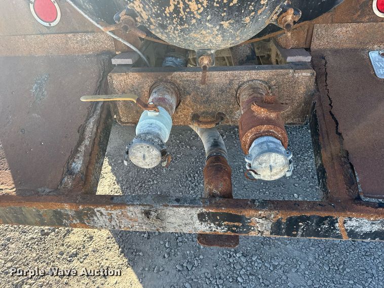 image for item EG6447 1987 Kenworth T660 tank truck