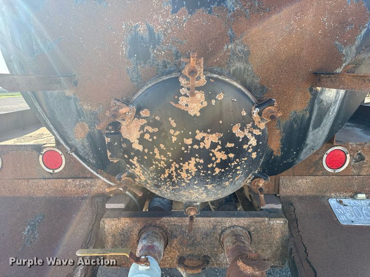 image for item EG6447 1987 Kenworth T660 tank truck