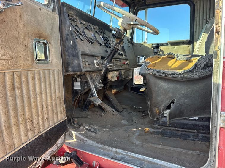 image for item EG6447 1987 Kenworth T660 tank truck