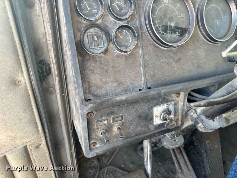 image for item EG6447 1987 Kenworth T660 tank truck