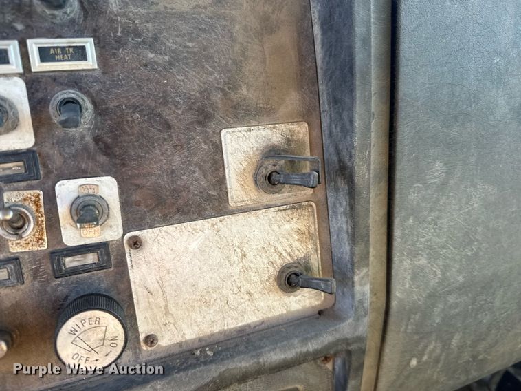 image for item EG6447 1987 Kenworth T660 tank truck