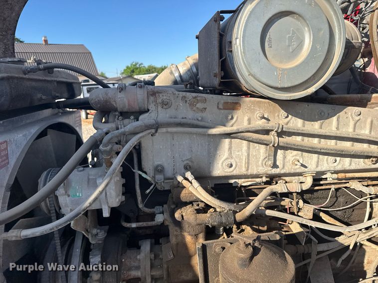 image for item EG6447 1987 Kenworth T660 tank truck