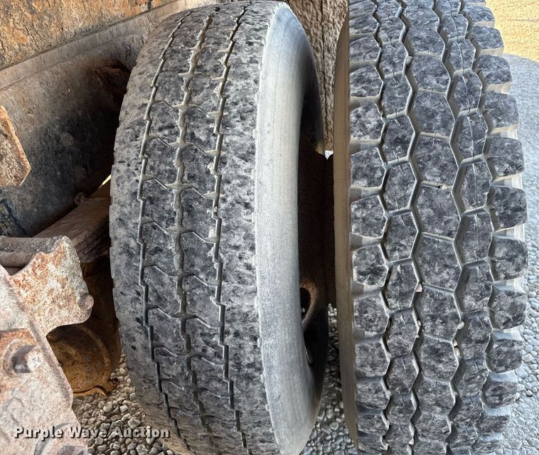 image for item EG6447 1987 Kenworth T660 tank truck