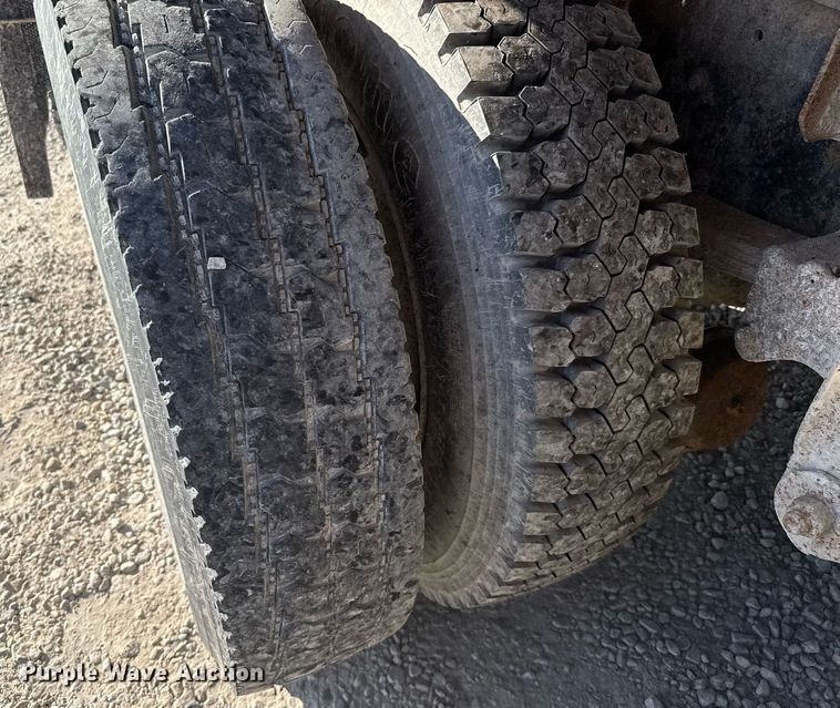 image for item EG6447 1987 Kenworth T660 tank truck