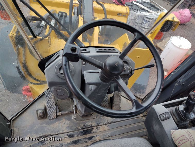 image for item EH0310 2015 John Deere 624K wheel loader