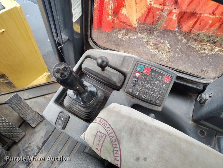 image for item EH0310 2015 John Deere 624K wheel loader