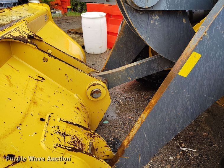 image for item EH0310 2015 John Deere 624K wheel loader