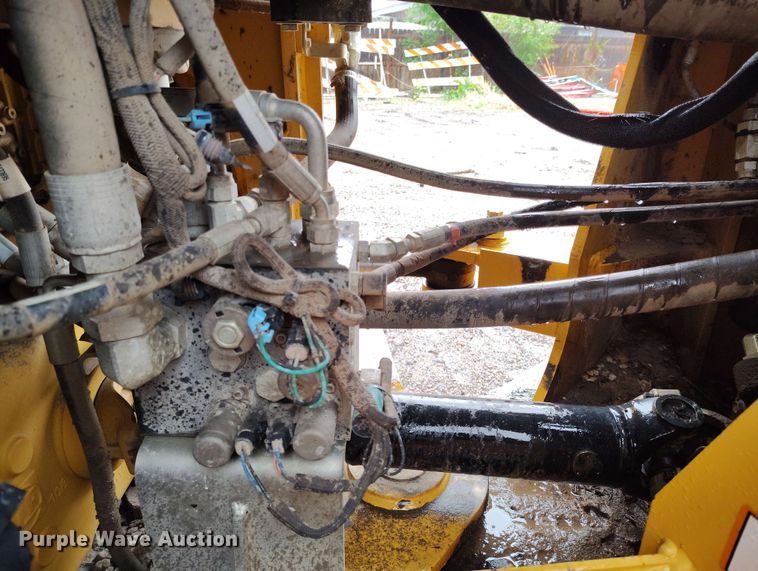 image for item EH0310 2015 John Deere 624K wheel loader