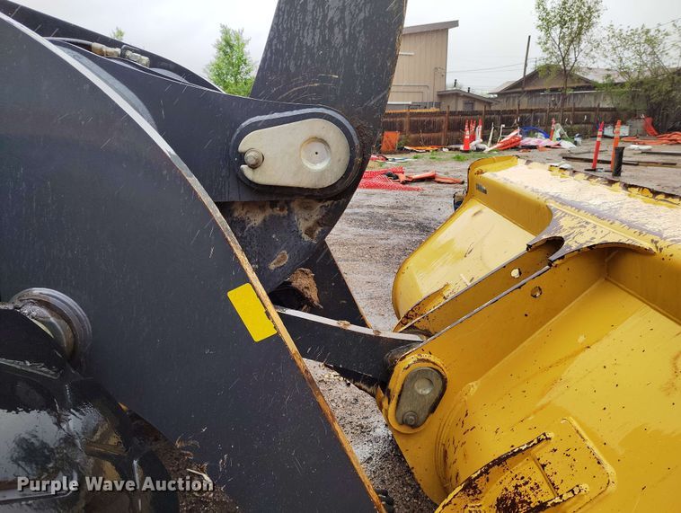 image for item EH0310 2015 John Deere 624K wheel loader